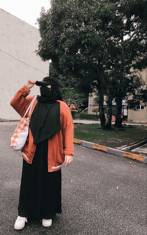 Kaos Rib, Ootd Ngampus, Big Size Outfit, Hijab Outfits, Hijabi Aesthetic, Casual Hijab, Casual Hijab Outfit, Everyday Fashion Outfits, Muslimah Aesthetic