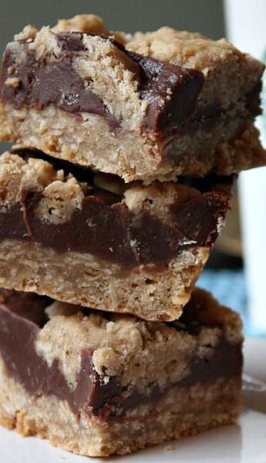 Oat Fudge Bars Starbucks, Starbucks Dessert Recipes, Starbucks Oat Fudge Bar, Starbucks Oat Bars, Oat Fudge Bars, Oat Fudge, Best Chocolate Brownie Recipe, Oatmeal Fudge Bars, Delicious Holiday Desserts