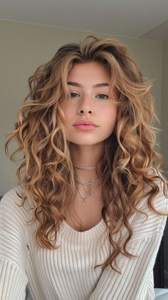 Natural Curly Hair Cuts, Honey Brown Hair, Colored Curly Hair, Haircuts For Wavy Hair, Haircuts For Curly Hair, Hair Haircuts, Curly Hair Cuts, Hair Inspo Color, Long Curly Hair