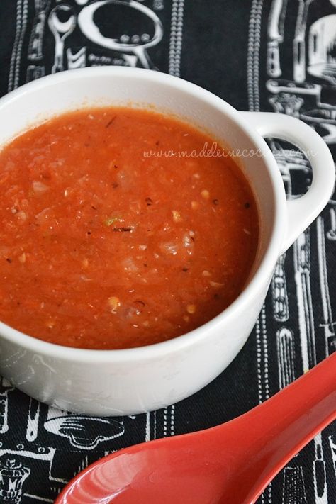 Salsa de jitomate guisada, ideal para unos chilaquiles Gourmet Tacos, Mexican Sauce, Salsa Sauce, Mexican Salsa, Mexico Food, Mexican Cooking, Hispanic Food, Latin Food, Salsa Recipe