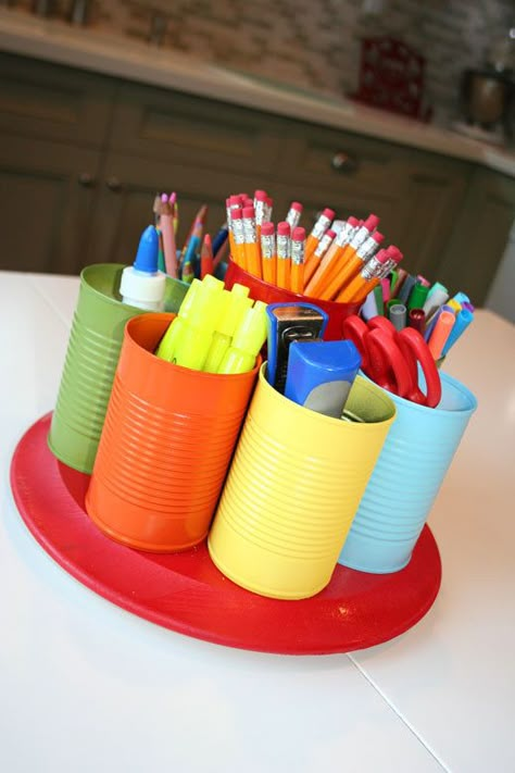 Repurpose old tin cans as a supply caddy. | 35 Cheap And Ingenious Ways To Have The Best Classroom Ever Homework Caddy, Crafts Organization, School Homework, Classroom Setup, Future Classroom, School Organization, Art Classroom, Tin Can, School Classroom