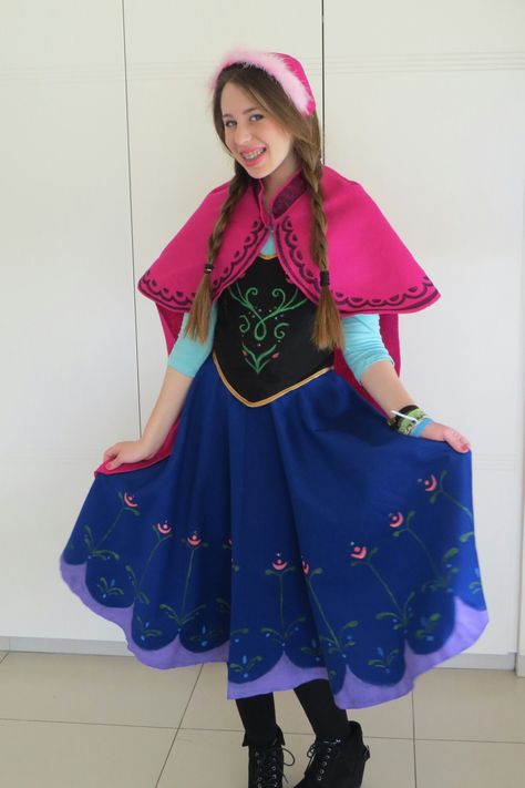 Anna from frozen! ! Princess Photo Shoot, Anna From Frozen, Frozen Cosplay, Awesome Costumes, Anna Costume, Princess Photo, Princess Anna, Handmade Inspiration, Anna Frozen