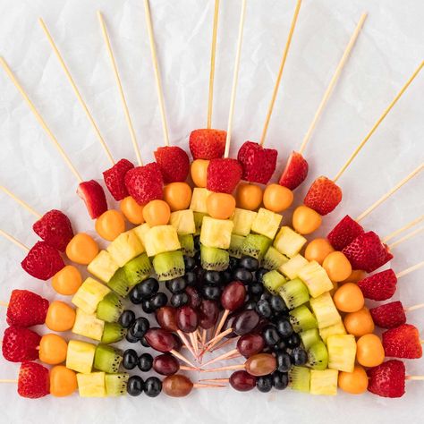 Rainbow Fruit Skewers Colorful Birthday Party Food, Rainbow Party Snacks, Rainbow Fruit Sticks, Rainbow Platter Parties Food, Rainbow Candy Kabobs, Rainbow Fruit Tray Birthdays, Rainbow Fruit Kabobs Skewers, Fresh Fruit Cocktails, Fruit Rainbow