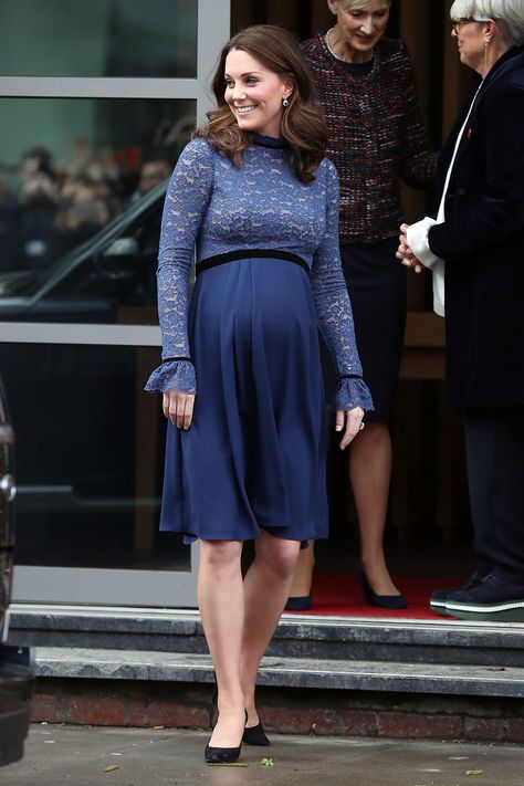 Kate Middleton Pregnancy Style, Kate Middleton Maternity Style, Kate Middleton Pregnant, Celebrity Maternity Style, Cocktail Dress Maternity, Pregnant Princess, Looks Kate Middleton, Kate Middleton Outfits, Pregnant Celebrities