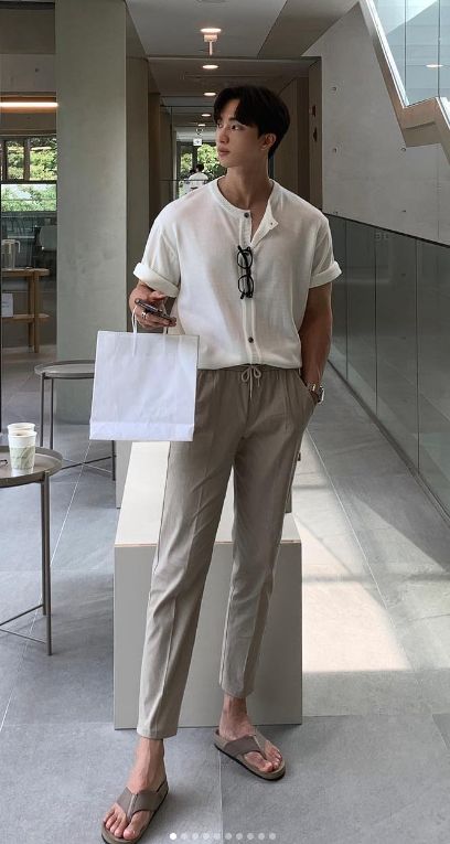 Korean Men Spring Fashion, Asian Male Summer Outfits, Asian Casual Outfits Men, Korean Male Fashion Aesthetic, South Korean Mens Fashion, Male Asian Fashion, Thailand Men Outfit, Korean Male Fashion Casual, Asian Man Style