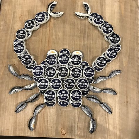 Bottle Cap Crab, Beer Cap Projects, Beer Bottle Cap Art, Bottle Top Art, Beer Bottle Cap Crafts, Diy Bottle Cap Crafts, Beer Cap Art, Carillons Diy, Bottle Top Crafts