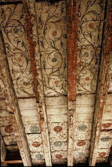 Victorian Painted Ceilings, Ceiling Paint Design, Ceiling Arch, Painted Ceiling Beams, English Cottage Interiors, Painted Ceilings, Ceiling Painting, Ceiling Murals, Ceiling Art