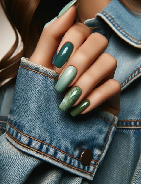 Long Green Nails, Green Nail Inspiration, Forest Green Nail, Light Green Nails, Forest Green Nails, Emerald Green Nails, Ring Finger Nails, Rose Nail Art, Short Gel Nails