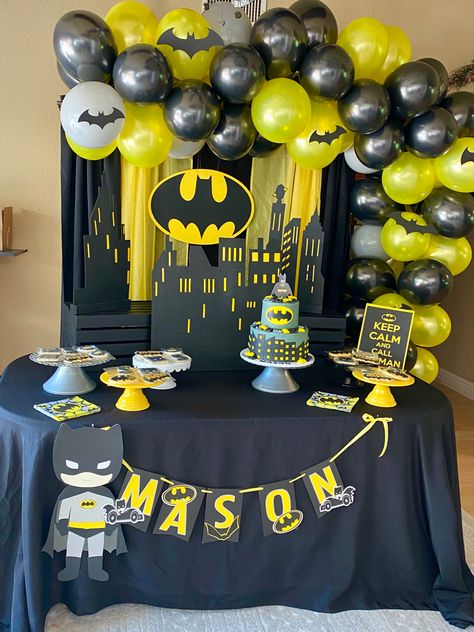 Batwheels Birthday Party Ideas, Batman Birthday Ideas, Batman Themed Birthday Party Boys, Birthday Batman Theme, Batman Themed Birthday Party Decoration, Batman Birthday Party Decorations, Batman Decorations Party, Batman Party Ideas, Batman Birthday Party Ideas