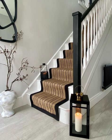 Love Renovate on Instagram: “Sometimes it's some small changes that can make a huge difference and we think this hallway transformation from @home_with_candy_sky⁠ is a…” Jute Stair Runner, New Build Interior, Black Painted Stairs, Enclosed Staircase, Stairs And Hallway Ideas, House Renovation Design, Victorian Hallway, Painted Staircases, Narrow Hallway Ideas