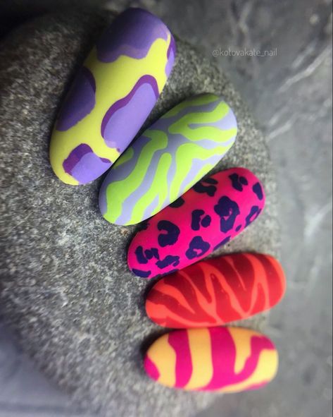 Fun Summer Nails Bright Almond, Crazy Nail Ideas, 80s Nail Designs, Easter Nails Easy, Simple Spring Nails, Animal Nails, Crazy Nails, Animal Print Nails, Get Nails