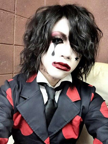 Yoshiatsu (DADAROMA) Visual Kei Makeup, Visual Kei Fashion, Kei Visual, Kei Fashion, Make Up Inspo, Emo Guys, Clown Makeup, Hair Reference, Visual Kei