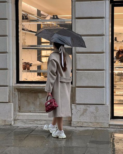 Window Shopping Tessa Bailey Aesthetic, Window Shopping Aesthetic, Venice Shopping, Tessa Bailey, Shopping Aesthetic, Romantic Life, Aesthetic Preppy, Ootd Outfits, Style Finder