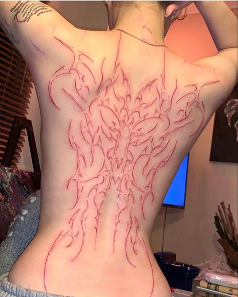 Backpiece Tattoo, Torso Tattoos, Wicked Tattoos, Tasteful Tattoos, Red Ink Tattoos, Pretty Tattoos For Women, Red Tattoos, Spine Tattoo, Back Tattoo Women