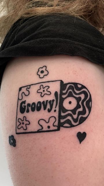 Stay Groovy Tattoo, Cute Patch Work Tattoos, Funky Tattoo Designs, Tattoo Reference Ideas, Groovy Chick Tattoo, 70s Aesthetic Tattoo, Quirky Tattoos For Women, 60s Tattoo Ideas, Groovy Tattoo Ideas