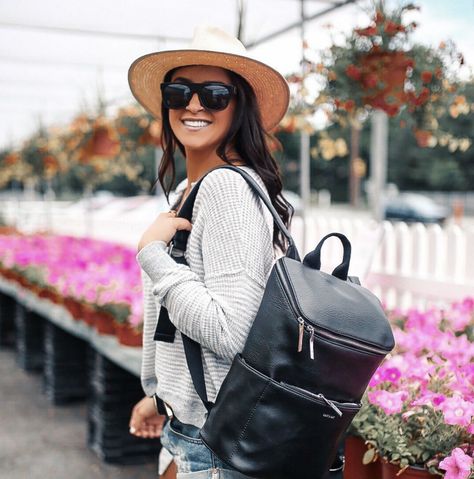 Blogger Sarah Lindner of The House of Sequins wearing Matt & Nat Backpack and Henley Sweater at Abercrombie & Fitch Matt And Nat Backpack, Back To School Looks, Vegan Backpack, Leather Backpack Black, Fall Back To School, Matt And Nat, Vegan Leather Backpack, Rucksack Bag, Faux Leather Backpack