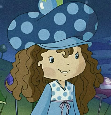 Blueberry Muffin Character, Strawberry Shortcake Cosplay, Muffin Cartoon, Curly Hair Pfp, Shortcake Aesthetic, Strawberry Shortcake Blueberry Muffin, Strawberry Shortcake Aesthetic, Strawberry Shortcake 2003, Curly Hair Cartoon