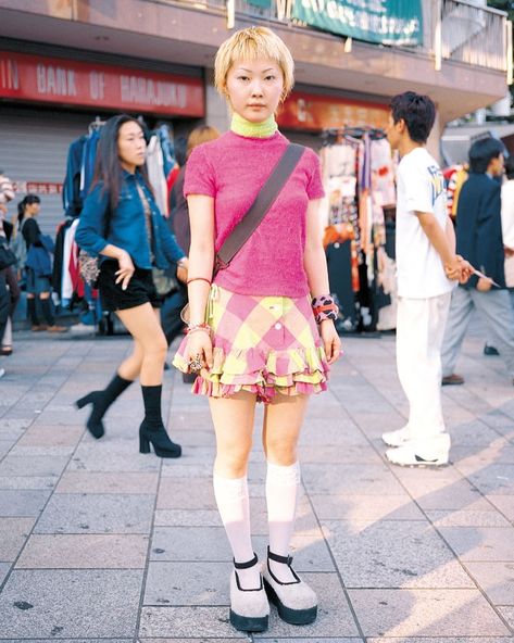 90s Japanese Fashion Magazine, Harajuku Fashion Street 90s, Fruits Street Fashion, 90s Harajuku Fashion, Fruits Fashion, 90s Japanese Fashion, Shoichi Aoki, 90s Harajuku, Street Style Magazine