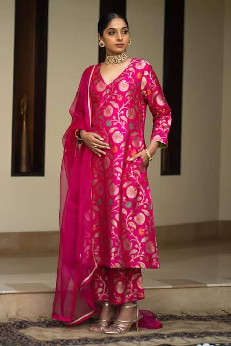 South Silk Suits Designs, Pink Suit Set Women, Brocade Kurta Designs Women, Brocade Suits Design, Brocade Suit Designs With Pants, Straight Pant Suits For Women Indian, Brocade Kurta Set, Brocade Kurta Designs, Straight Suit Designs With Pants