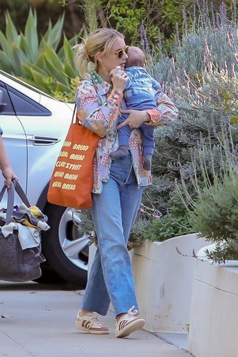 Emma Roberts 2022, Emma Roberts Pregnant, Kate Lanphear, Lookbook Casual, Emma Roberts Style, Mom Fits, Mini Photo Shoot, Pregnancy Congratulations, Mom Era