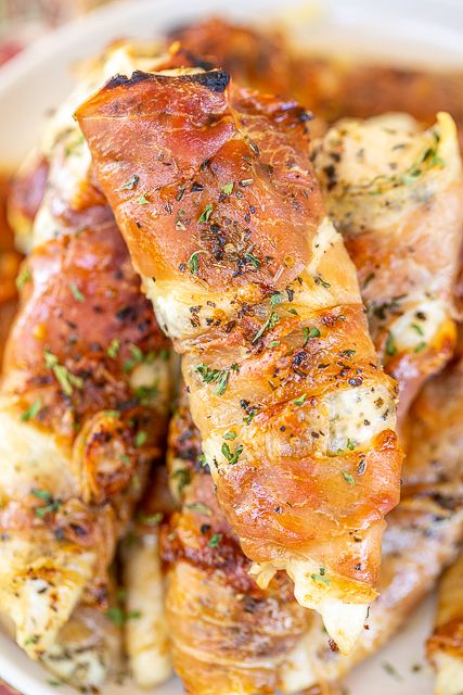 Chicken Italian Seasoning, Chicken Prosciutto, Plain Chicken Recipe, Chicken With Prosciutto, Chicken Italian, Prosciutto Wrapped Chicken, Carb Friendly Recipes, Prosciutto Recipes, Prosciutto Wrapped