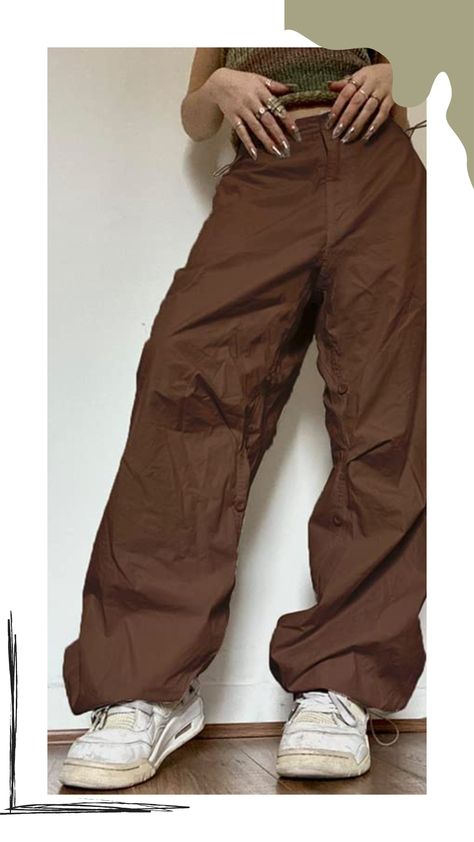 Kargo Styles, Parasut Pants Outfit, Brown Parachute Pants Outfit, Parashoot Pants Outfit, Aesthetic Cargo Pants Outfit, Baggie Pants, Caro Pants, Subversive Fashion, Parachute Pants Outfit