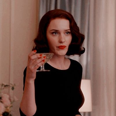 Midge Maisel Makeup, Rachel Brosnahan Hair, Mrs Maisel Hair Tutorial, Marvelous Mrs Maisel Tattoo, Midge Maisel Aesthetic, Fleabag Haircut, Rachel Brosnahan Maisel, Marvelous Mrs Maisel Fanart, The Marvelous Mrs Maisel Susie