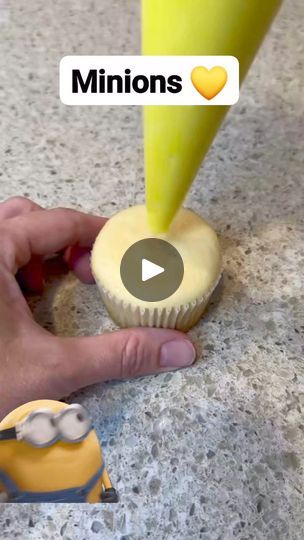 2.2M views · 20K reactions | Los minions

#minionschallenge #minions #cupcakes #pasteleriacreativa #tartaspersonalizadas | Saborearte Halloween Desserts Creative, Cupcake Minions, Minions Cupcakes, Decorative Food, Character Cupcakes, Minion Cupcakes, Children Crafts, Kid Cupcakes, Cupcake Decorating