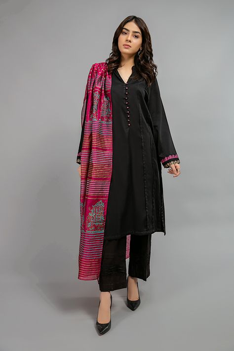 Shirt Black MG-W20-80 Kameez Shalwar Designs For Women, Shalwar Design For Women, Kameez Designs For Women, Shalwar Kameez Designs For Women, Kurti Black, Shalwar Kameez Design, Eastern Clothes, Desi Suits, Pakistan Design