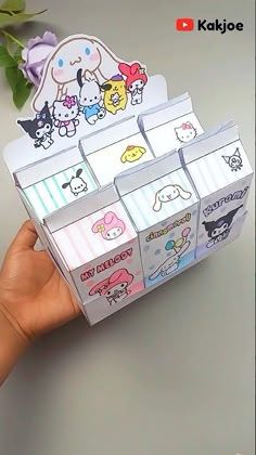 Shinchan Paper Craft, Paper Box Template Free Printable Gift Bags, Mini Toys Diy, Paper Box Craft, How To Make Stuff Out Of Paper, Sanrio Arts And Crafts, Blind Box Template, Cute Paper Crafts Easy, Kawaii Crafts Paper