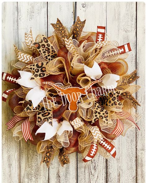 Texas Longhorn Wreath, Ut Wreath, School Wreaths, Wreath Hook, Ut Longhorns, Texas Longhorns Football, Longhorns Football, Hook Em Horns, Tin Ornaments