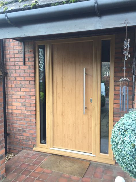 Composite Front Doors Uk, Bungalow Front Door, Porch Extension, Front Doors Uk, Oak Windows, Oak Front Door, Composite Front Door, Cottage Porch, Exterior House Remodel