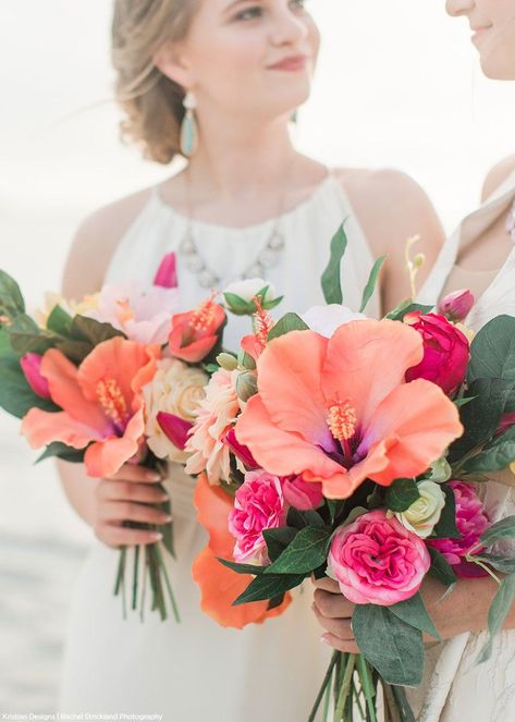 Destination Wedding Centerpieces, Coral Hibiscus, Lilac Wedding Bouquet, Tropical Wedding Bouquets, Flowers Hibiscus, Wedding Flower Guide, Lilac Wedding, Wedding Floral Centerpieces, Beach Wedding Decorations