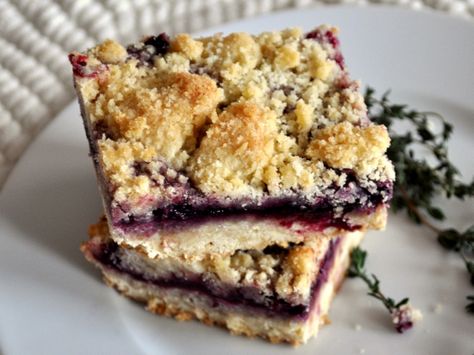 Cookie Monster: Concord Grape-Thyme Bars - the taste of fall in sonoma wine country Concord Grape Recipes, Wine From Grapes, Making Wine From Grapes, Grape Dessert, Concord Grapes, Serious Eats Recipes, Making Wine, Grape Jam, Grape Recipes