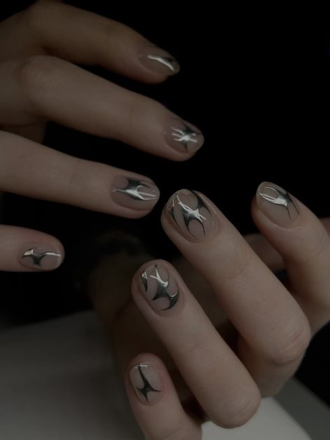 Short Nail Designs Silver, Silver Nail Designs Short, Short Alt Nails, Silver Nail Designs, Mens Nails, Punk Nails, Dot Nail Art, Silver Nail, Gelish Nails