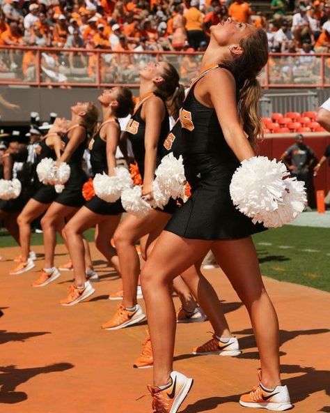 Tennessee Dance Team, Poms Dance Team, College Dance Team, Comp Dance, Poms Dance, Dance Team Pictures, Pom Team, Cheer Aesthetic, Year Board