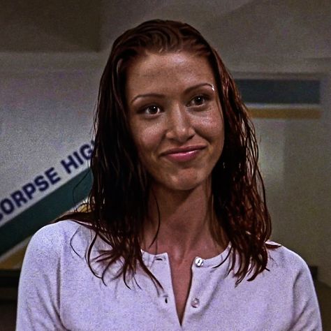 Shannon Elizabeth Scary Movie, Buffy Gilmore Scary Movie, Scary Movie Wallpaper, Buffy Gilmore, Scary Movie 1, Personality Ideas, Scary Movie 2, Trish Una, Shannon Elizabeth