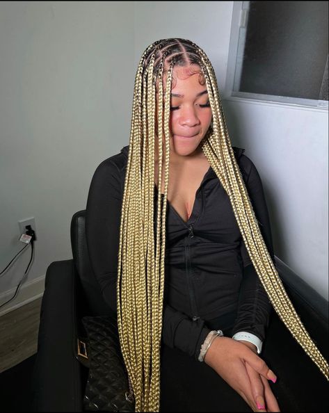 Blonde Knotless Box Braids, Blonde Knotless Braids, Blonde Knotless, Box Braid Hair, Knotless Box Braids, Beautiful Black Hair, Black Ponytail Hairstyles, Quick Natural Hair Styles, Blonde Braids