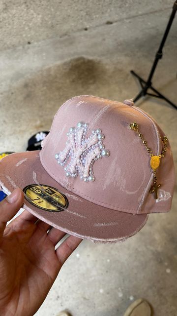 LIJO on Instagram: "the special rose cap with gold custom rosary🩷🌸✨  #custom #cap #fashion #streetwear #design #explore #newera #handmade #caps #fitted" Hat Photoshoot Ideas, Hat Embroidery Ideas, Taper Fade Short Hair, Ny Cap, Rose Cap, Custom Fitted Hats, Swag Hats, Rose Gold Aesthetic, Custom Rosary