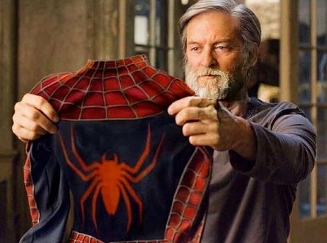 Our heroes are getting old. #spiderman #marvel #mcu Every Spider Man, Spider Man Trilogy, Tobey Maguire, Sam Raimi, Spiderman 3, Spiderman Movie, Film Disney, Spider Man 2, Man Movies