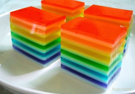 Peng's Kitchen: Rainbow Agar Agar (Jelly). I love Agar Agar  much like Jell-O, but usually firmer. The opaque layers have coconut. Sounds so good! Rainbow Jello, Agar Agar Jelly, Kuih Lapis, Agar Jelly, Layered Jello, Rainbow Jelly, Jello Cake, Gelatin Dessert, Jello Desserts