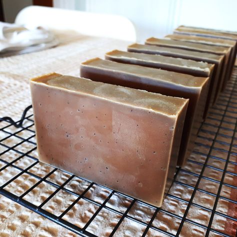 How to make Cold Process Coffee Soap - A Luxurious Recipe! Cold Press Soap Recipes For Men, Coffee Bar Soap, Coffee Cold Process Soap, Coffee Soap Recipe Cold Process, Beer Soap Recipe Cold Process, Beer Soap Recipe, Cold Press Soap Recipes, Lye Soap Recipe, Coffee Soap Recipe