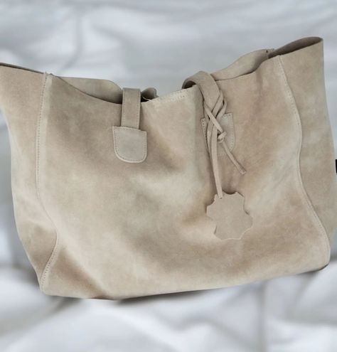 Cream Color Suede Tote Bag 🤍 Suede Tote Bag, Suede Tote, Cream Color, Reno, Tote Bag, Cream, Color