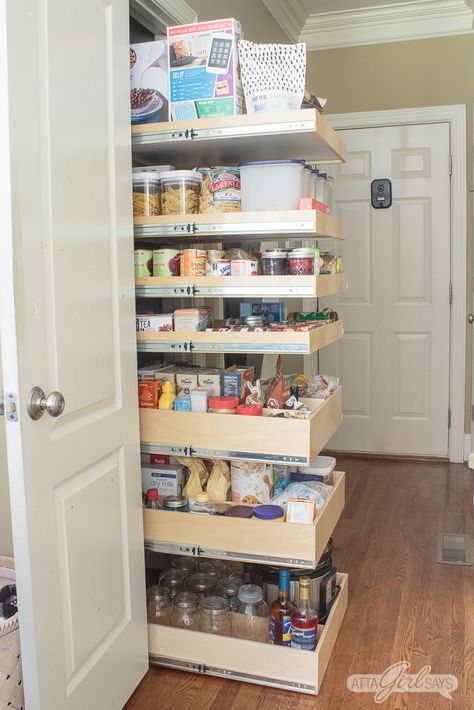 Organization Hacks Kitchen, Small Pantry Cabinet, Small Pantry Organization Ideas, Diy Pantry Makeover, Small Pantry Closet, Organizer Pantry, Pantry Organization Hacks, Pantry Redo, Slide Out Pantry