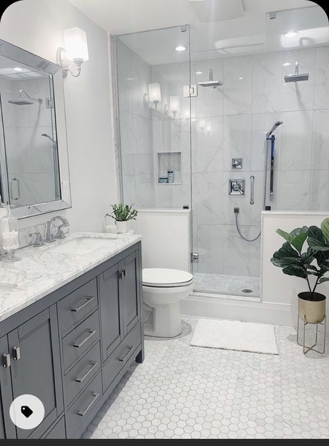 Bilik Air, Small Bathroom Makeover, Bathroom Redesign, Bathroom Remodel Shower, Bathroom Remodel Designs, Bathroom Remodel Master, Small Bathroom Remodel, White Bathroom, Diy Bathroom