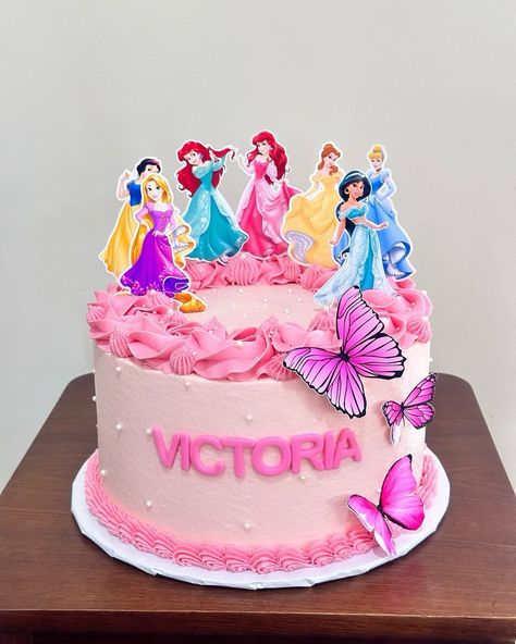 @sashassammy using our toppers Cake Design For Girls Birthday, Simple Princess Cake Ideas, Princess Theme Birthday Cake, Princess Cake Design, Princess Cake Ideas, Aurora Cake, Backing Ideas, Disney Princess Birthday Cakes, Cake Designs For Girl