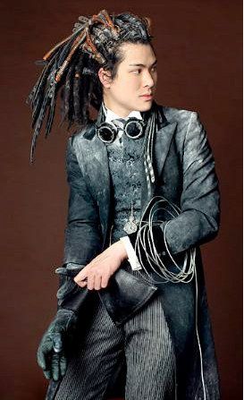 Steam punk model Kit Stolen. Love his "industrialized" locs. Sci/fi influenced post-reconstruction/Victorian era. Man With Dreadlocks, Steampunk Wedding Cake, Moda Steampunk, Steampunk Man, Steampunk Men, Mode Steampunk, Steampunk Pirate, Ragamuffin, Steampunk Decor