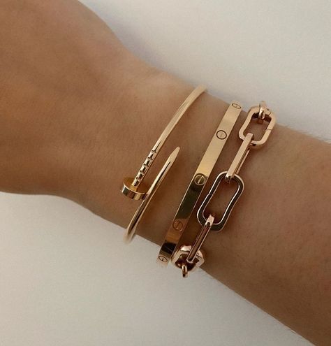 Tia Lineker on Instagram: “wrist game” Necklace Trends 2022, Trend Ideas, Dope Jewelry, Gold Bracelets, Classy Jewelry, Stacked Jewelry, Hand Jewelry, Girly Jewelry, Cartier Love Bracelet