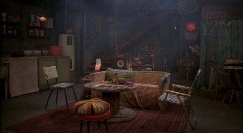 That ’70s Show | The Last Shots From The Final Episode Of 38 Classic 2000s TV Shows That 70s Show Basement Aesthetic, 70s Basement Aesthetic, That 70s Show Aesthetic, Eric Foreman, 2000s Tv Shows, Eric Forman, Hangout Room, 70 Show, 70s Interior