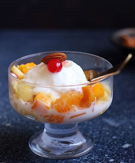 Easy fruit salad with ice cream recipe via cookclickndevour.com #fruitsalad #icecreamfruitsalad Fruit Salad With Ice Cream, Cream Fruit Salad, Recipe Ice Cream, Easy Fruit Salad, Ice Recipe, Ice Cream Fruit, Slush Puppy, Fruit Salad Easy, Fruit Ice